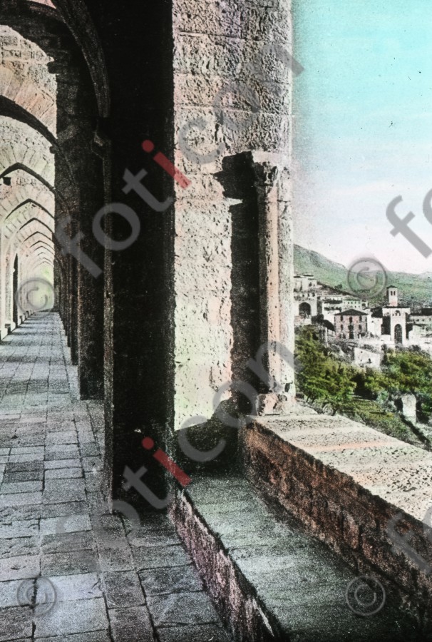 Klostergang von Sacro Convento | Cloister of Sacro Convento - Foto simon-139-072.jpg | foticon.de - Bilddatenbank für Motive aus Geschichte und Kultur